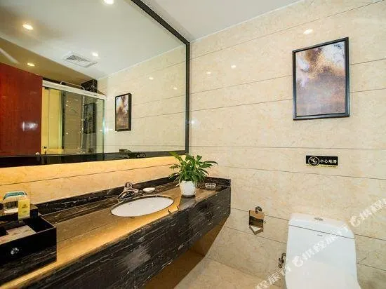 Bohuang Hotel - Image 1