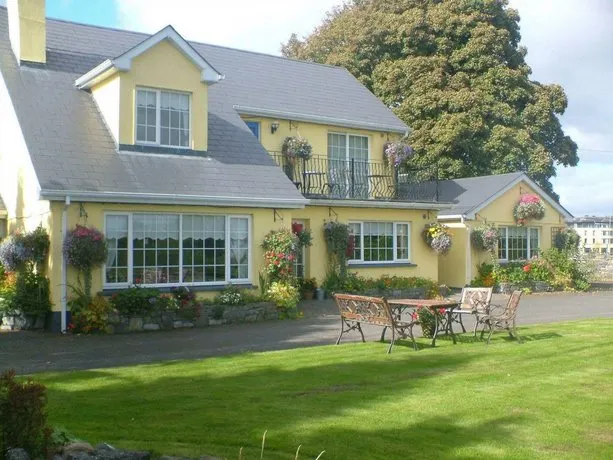 McCormacks Guesthouse Mullingar - Image 1