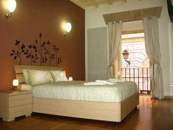 Old Town Apartments - Image 1