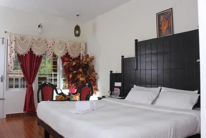Hotel 7's TM - Image 1