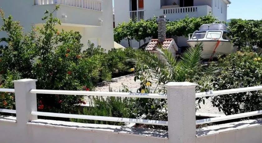 S&M Apartments Drace - Image 1