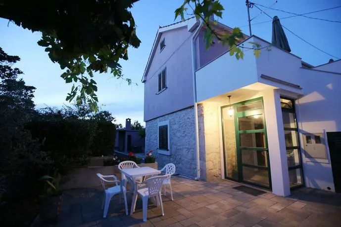 Home Peros - Image 1