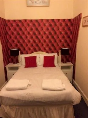 The Mayville Guest House - Image 1
