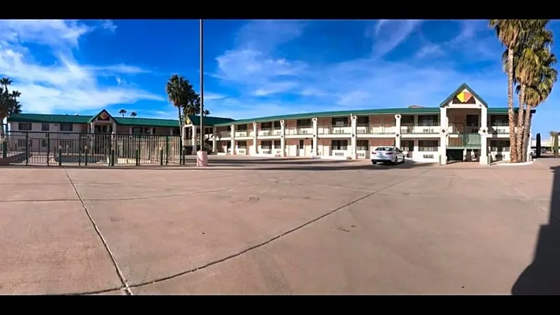 Safford Inn & Suites - Image 1