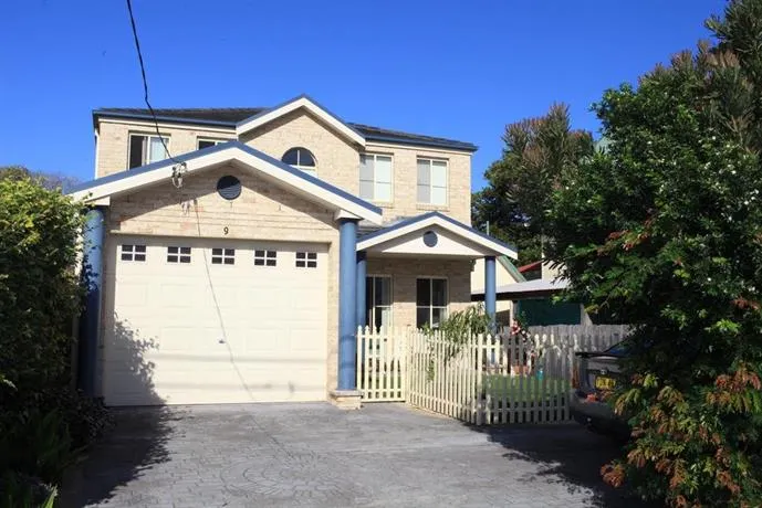 Diamond House in The Entrance Beach - Image 1