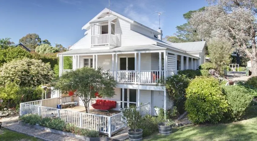 65 Main Guesthouse - Image 1