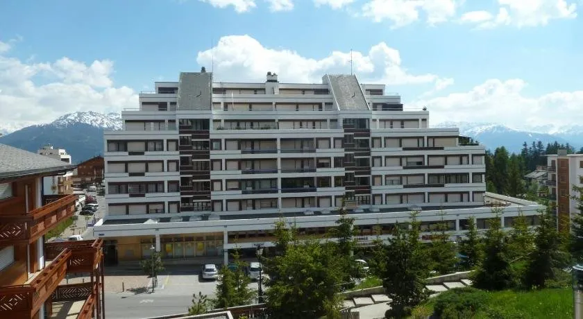 Continental 310 · Studio Idéal Pour les Familles au Centre de Crans - Image 1