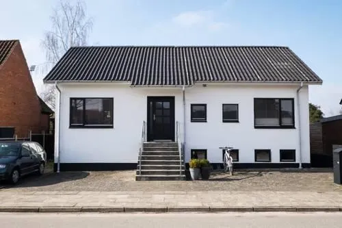 Lillers Guesthouse - Image 1