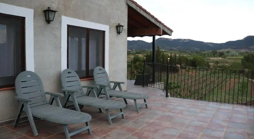 Lo Mas - Image 1