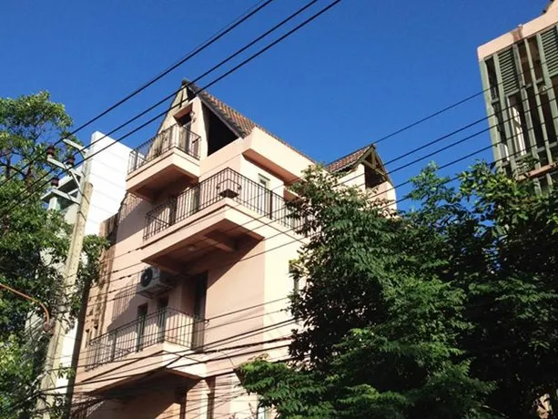Tuscany Avenue - Image 1