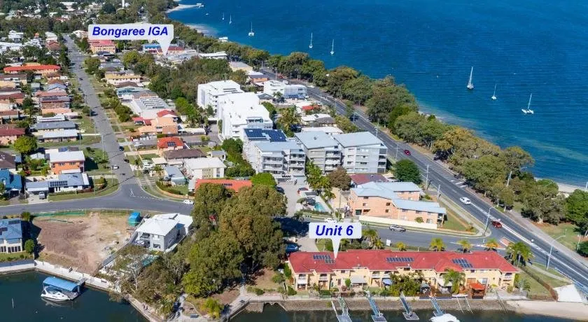 Elegant Waterfront Gem where the Ocean meets the Canal! - Image 1