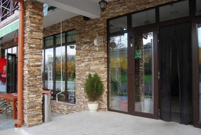 Family Hotel Hefes - Image 1