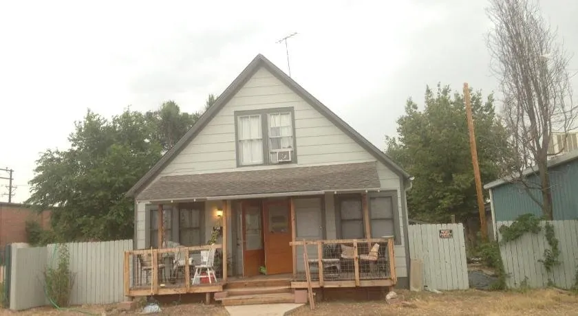 Apartments on 13th Street Self Catering - Image 1