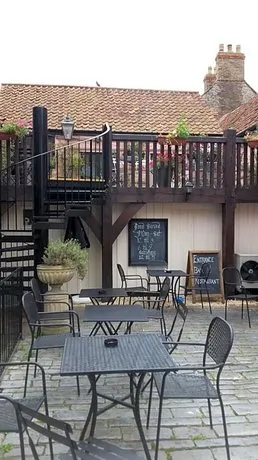 The City Arms - Image 1