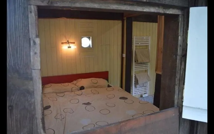 Cabane En Foret - Image 1