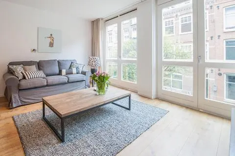 Sarphatipark Apartments - Image 1