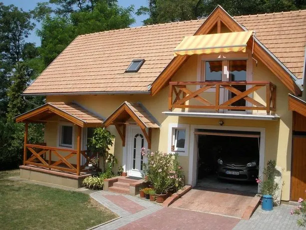 Mirtill Apartmanház - Image 1