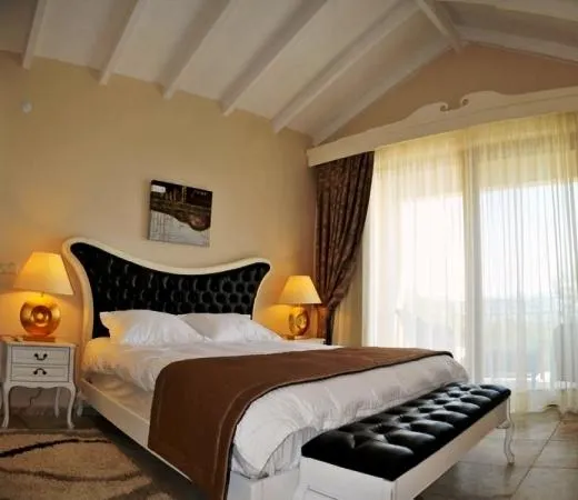 Amos Boutique Villa - Image 1