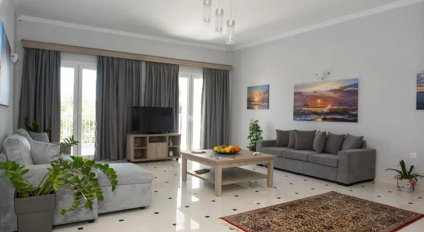 Villa Elena - Image 1