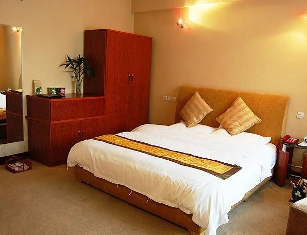 Chengdu Pearl International Hotel - Image 1