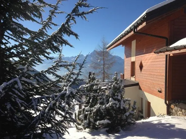 Chalet Les 4 Feuilles - Image 1