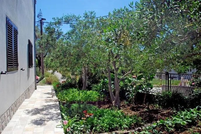 Apartments Iva Tivat - Image 1