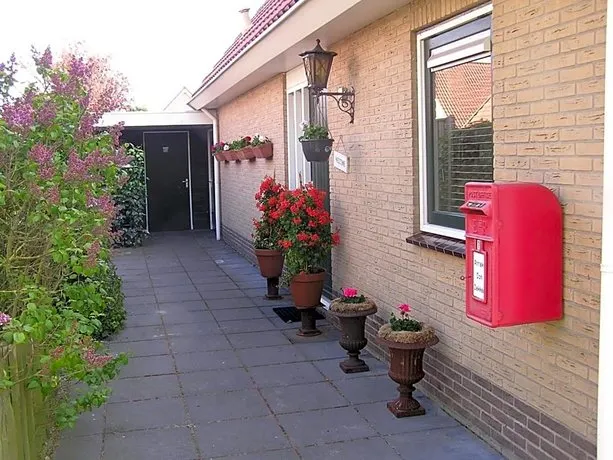 Rose Cottage - Image 1