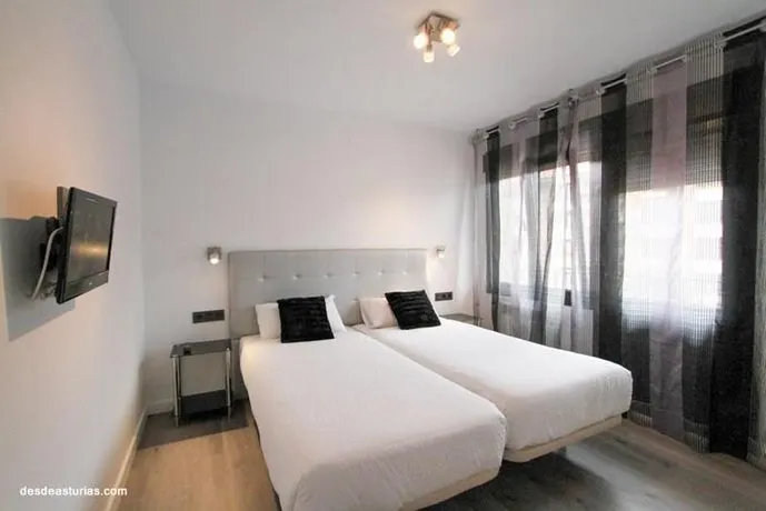 El Picu 7. Apartamentos. - Image 1