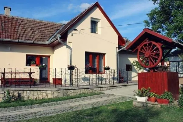 ZEMPLÉNI VENDÉGHÁZ - Image 1