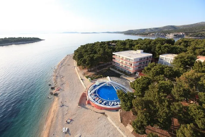 Hotel Zora Primosten - Image 1