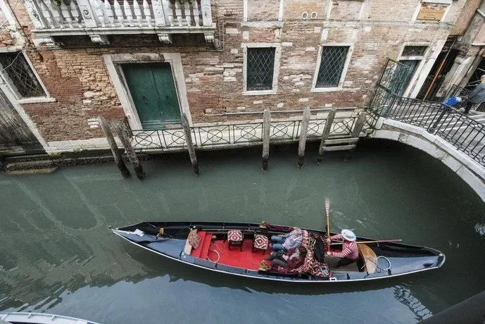 Charming Venice - Image 1