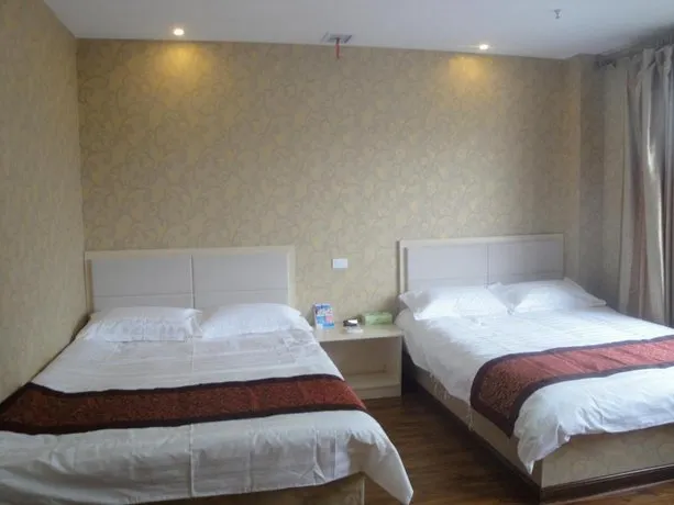 No. 18 Comfort Hotel - Image 1