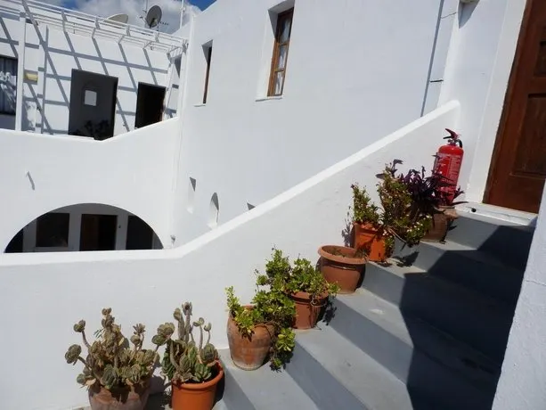 Melenos Apartments - Image 1