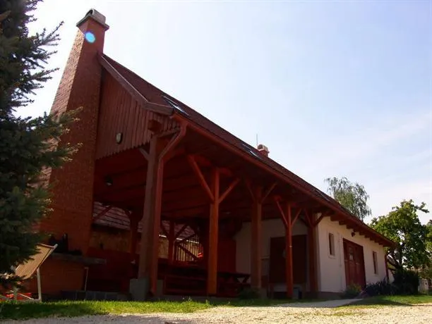 Villa Haka - Image 1