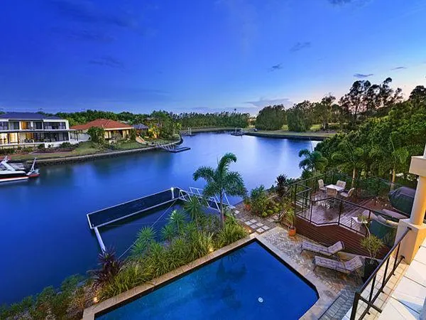 Dolphin Bay at Hope Island Resort - Image 1