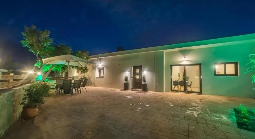 Amarantos House - Image 1