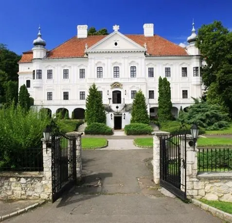 Teleki-Degenfeld Kastelyszallo - Image 1