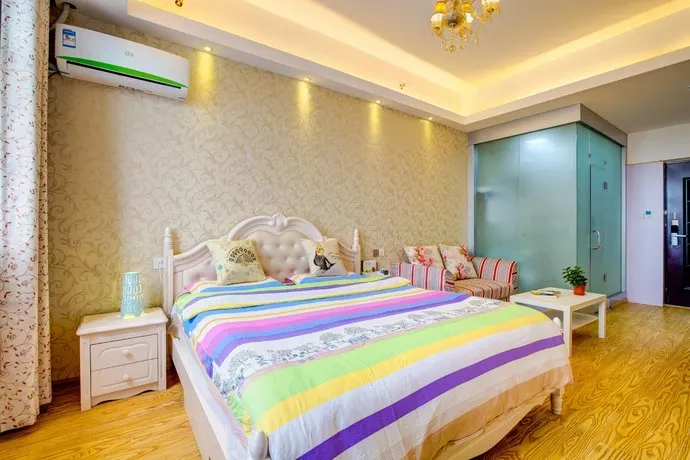 A Flight Attendant Hotel - Image 1