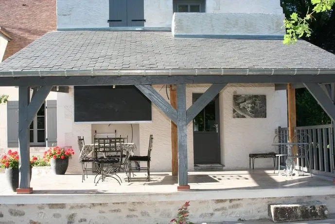 Le Petit Moulin - Image 1