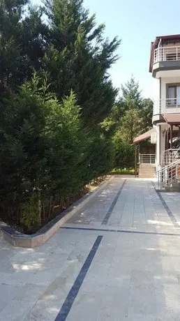 Yalova Holiday Home - Image 1