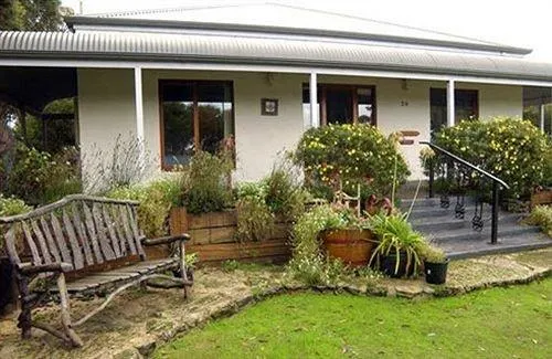 Cricklewood Cottage - Image 1