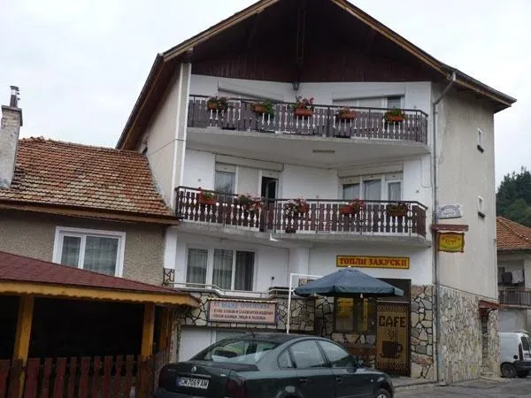 Family Hotel Badzho - Image 1