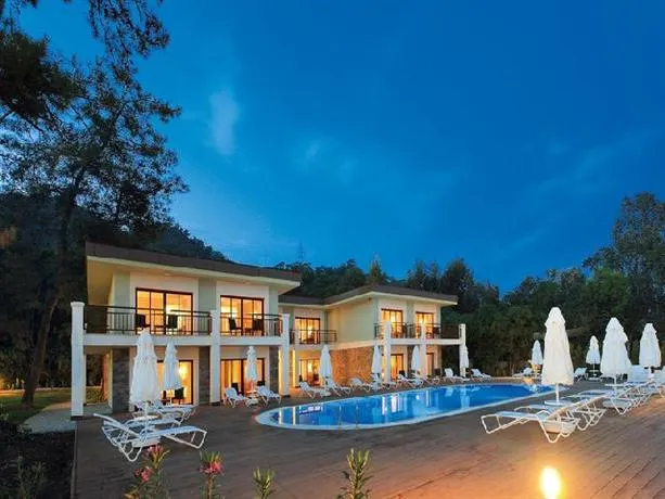 Marmaris Resort Deluxe Hotel - Image 1
