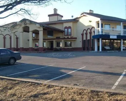 Tulsa Inn & Suites - Image 1