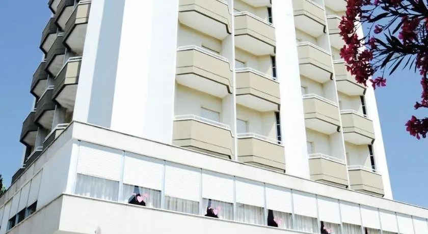 West End Hotel - Image 1
