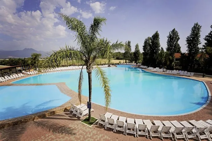 MINERVA CLUB RESORT & GOLF - Image 1
