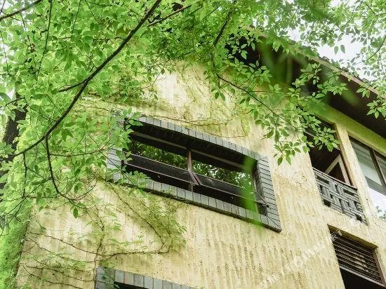 Old Kapok Hotel - Image 1