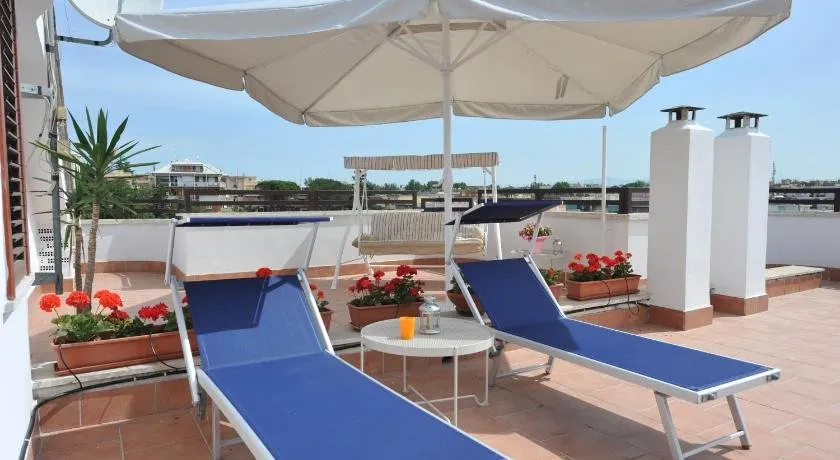 Appartement entièrement équipé avec terrasse et internet haut débit | Vue ville | Parfait pour le travail à distance - Image 1