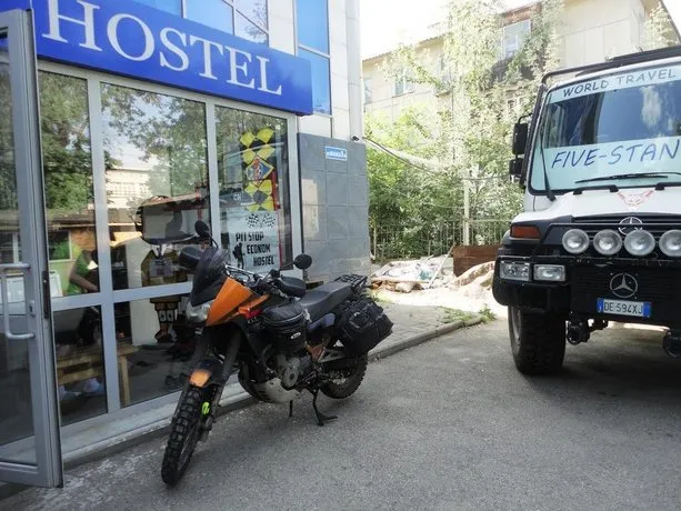 Pit Stop Econom Hostel - Image 1