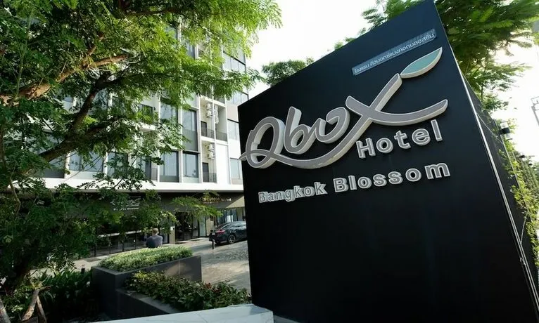 Q-Box Bangkok Blossom Hotel - Image 1